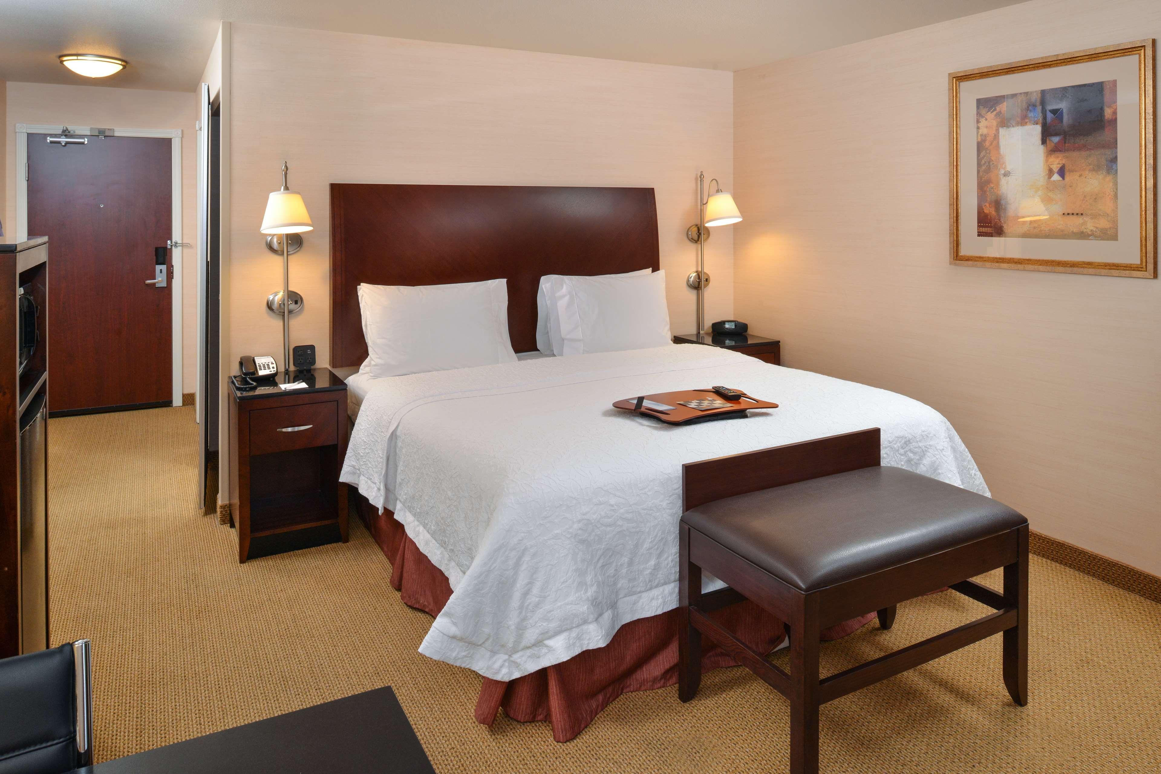 Hampton & Tacoma-mall Hotel 3*