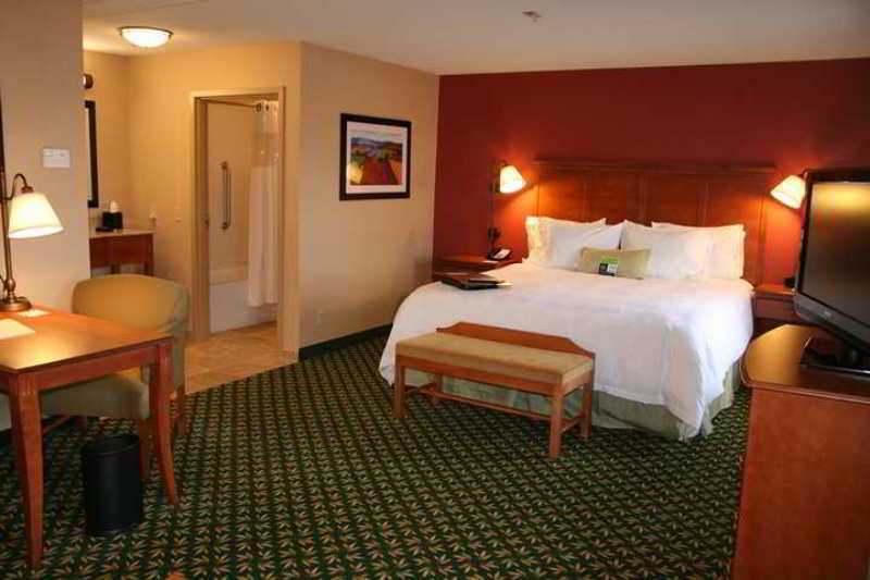 Hotel Hampton & Tacoma-mall 3*