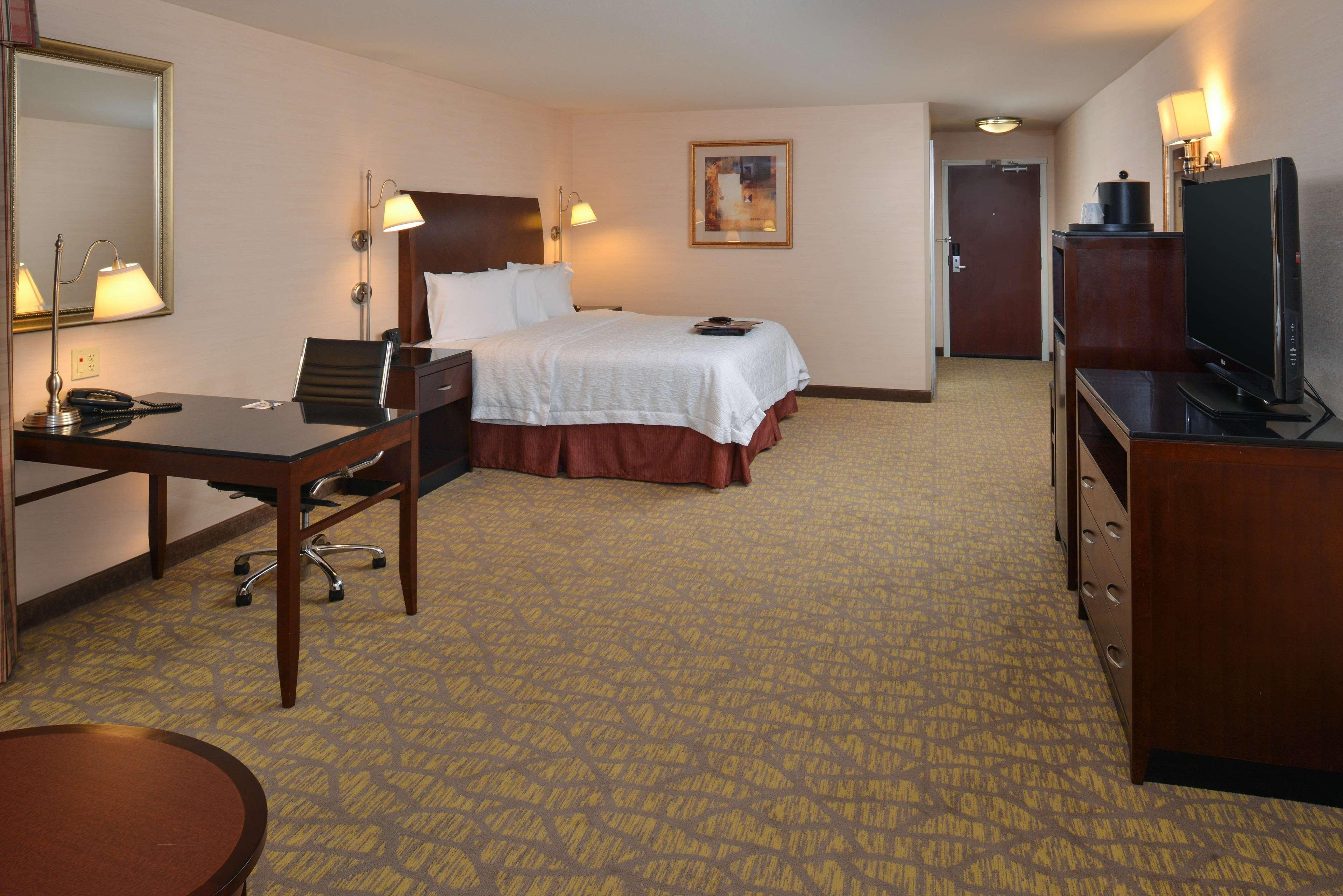 Hampton & Hotel Tacoma